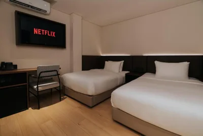 Superior Twin Room — PureJoy Hotel Saigon
